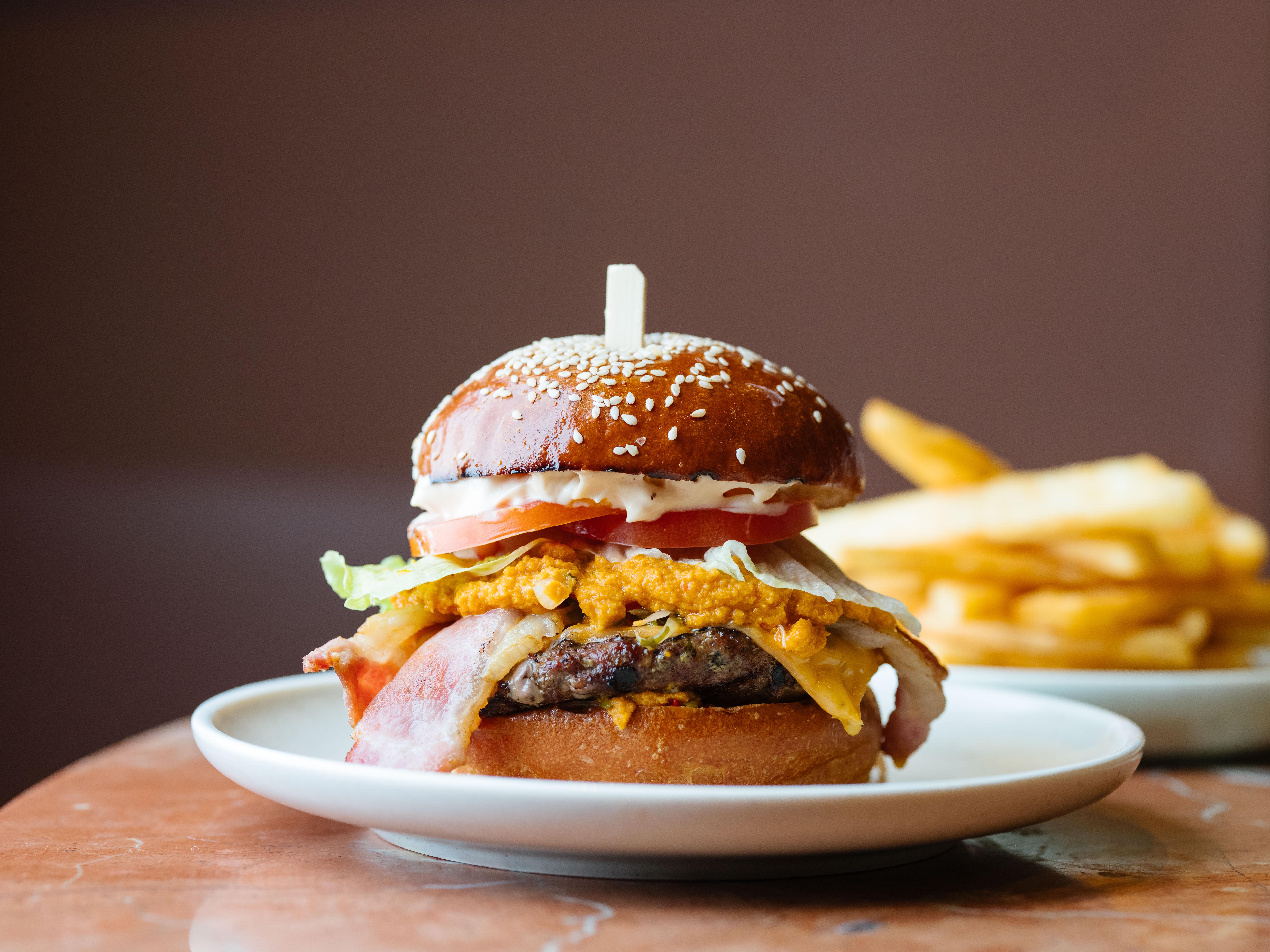 Hotel Pan Pacific Perth Exterior foto A burger with fries