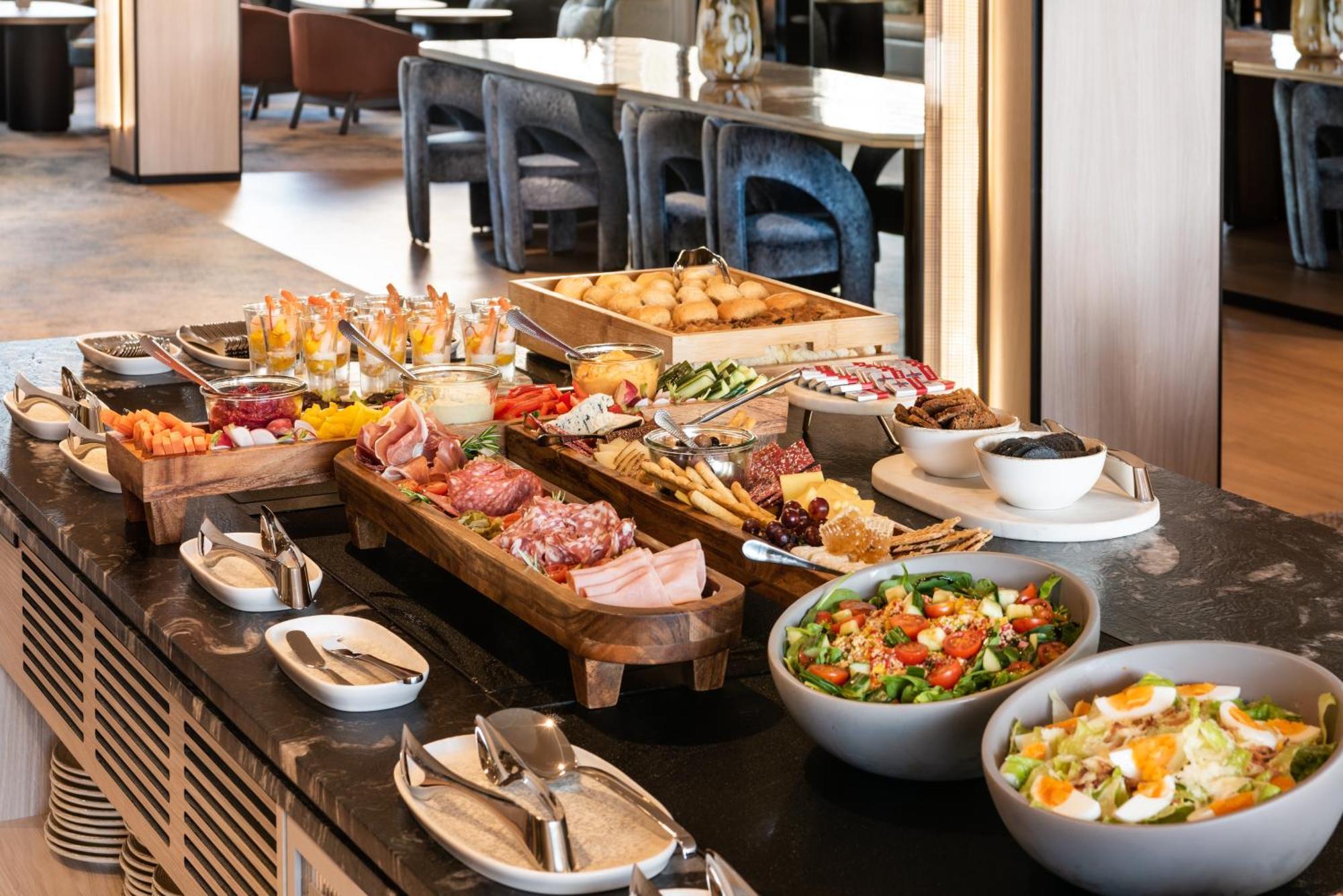 Hotel Pan Pacific Perth Exterior foto A buffet at a hotel