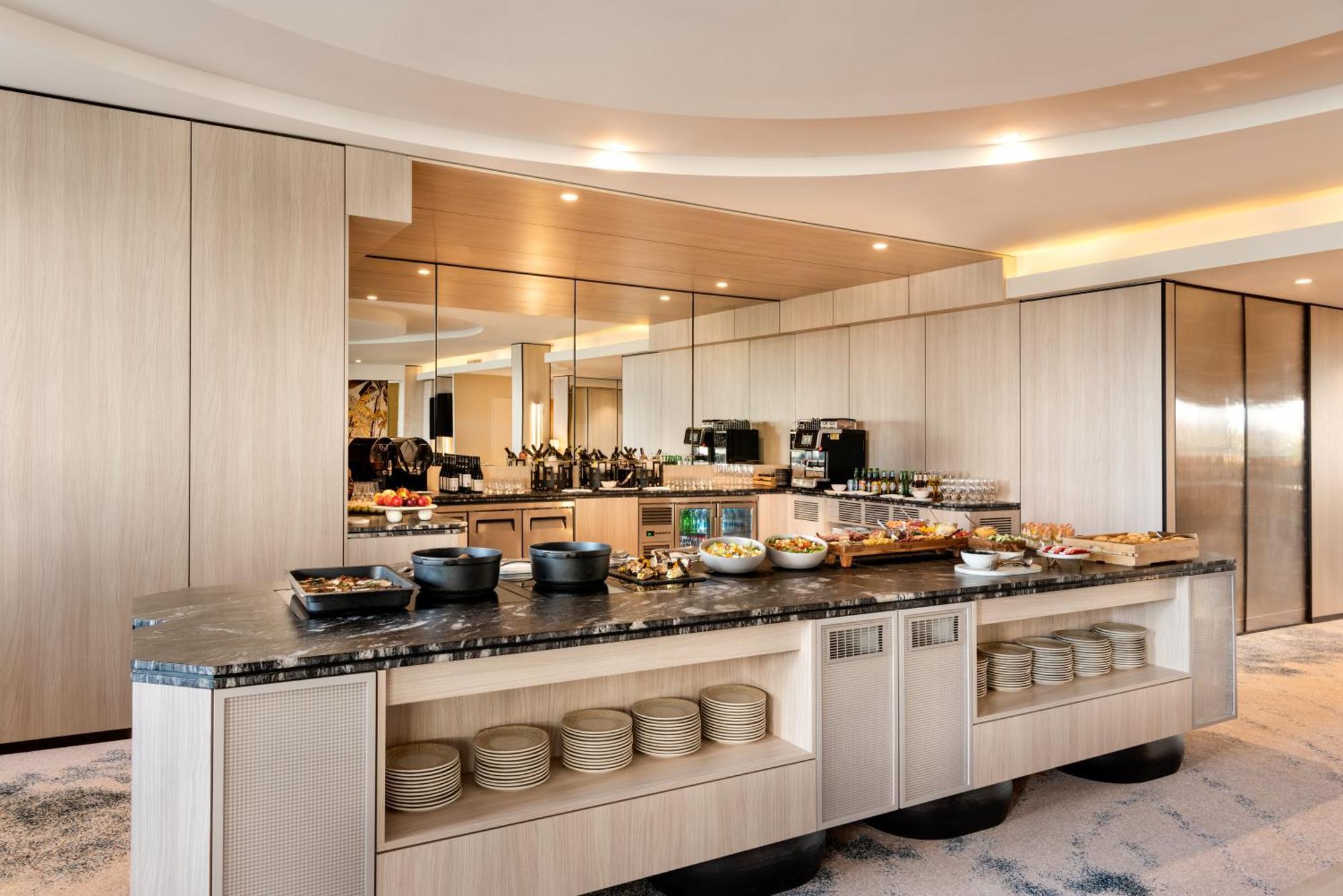 Hotel Pan Pacific Perth Exterior foto The Club lounge at Cape Town International Airport